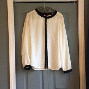 212 XL cream and black button blouse